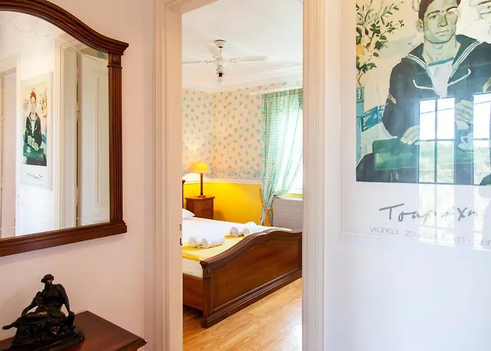 Elite Escape Tsoukaládhes